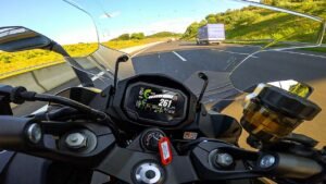 Motorrad-Abenteuer: Multi-Kamera-Setups für dynamische Aufnahmen
