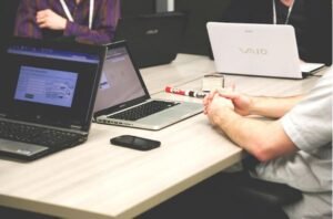 Wo und wofür braucht man Laptopschränke?